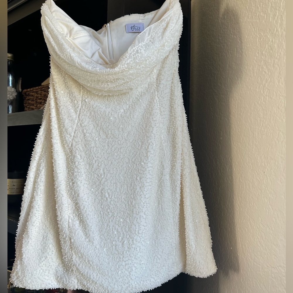Short white dress